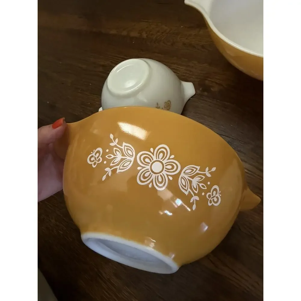 Pyrex Vintage Butterly Gold Cinderella Mixing Bowl Set Of 4